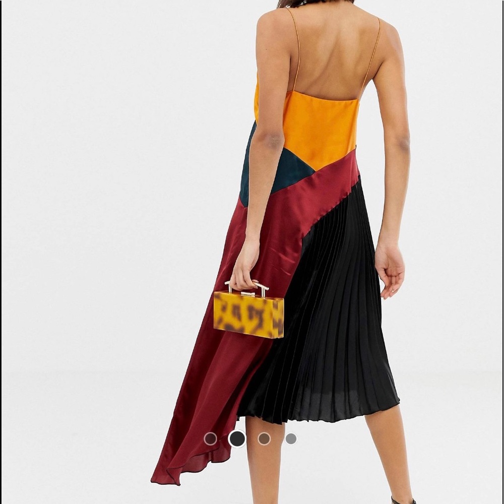 NEW Midi pleated dress